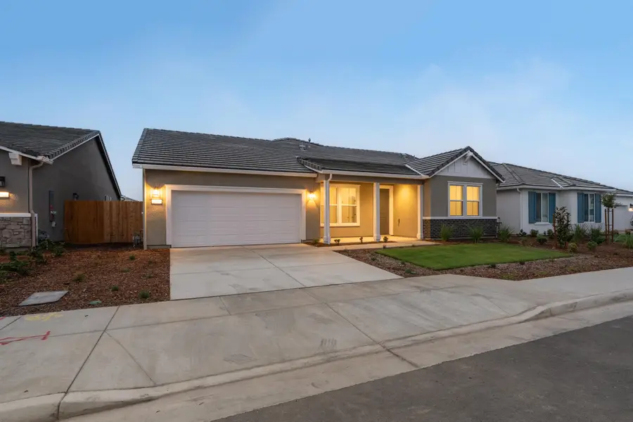 2975 Muirfield Avenue, Tulare, CA 93274 - #3