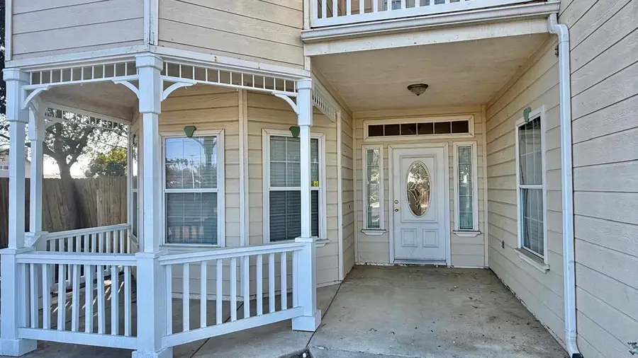 747 W Saffron Street, Hanford, CA 93230 - #2