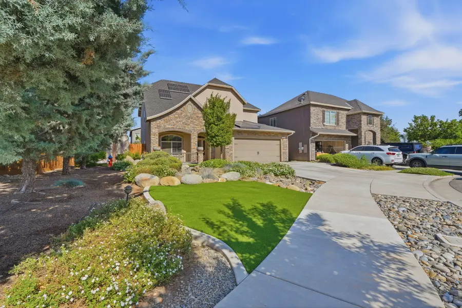 2214 N Fairway Court, Visalia, CA 93291 - #2
