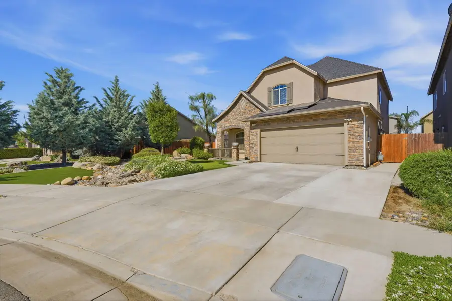 2214 N Fairway Court, Visalia, CA 93291 - #3