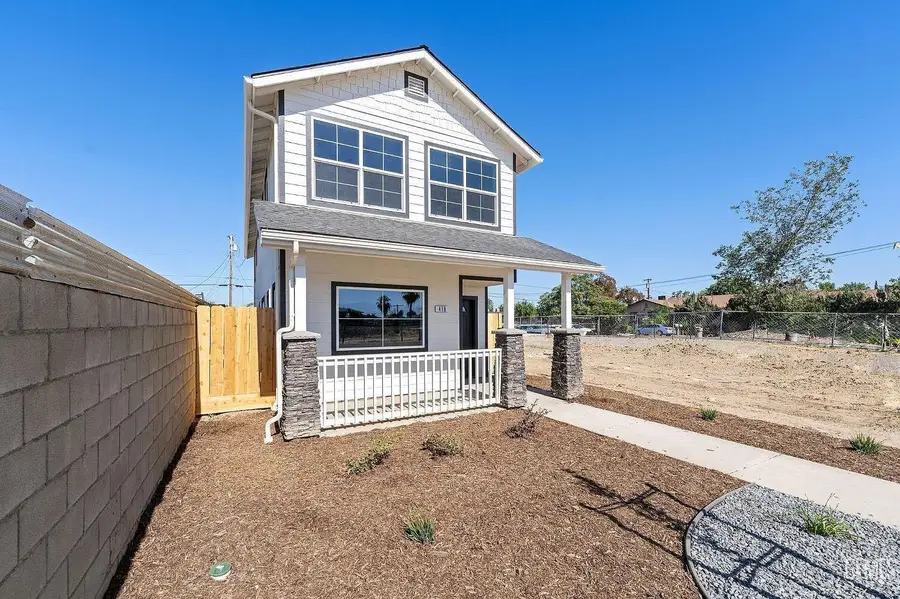 418 S Williams Street, Bakersfield, CA 93305 - #2