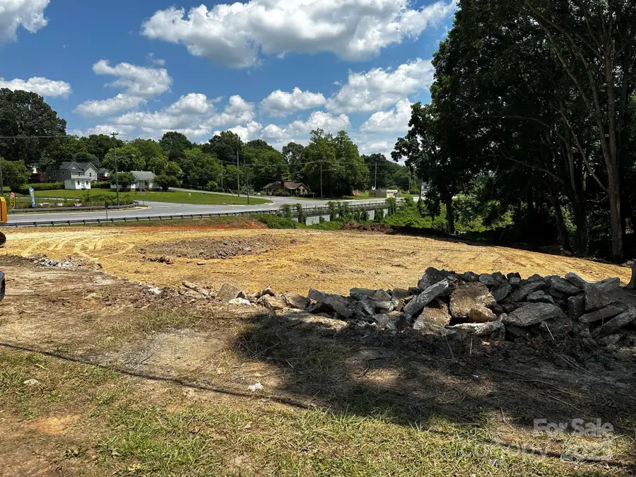 415 White Street, Gastonia, NC 28052 - #2