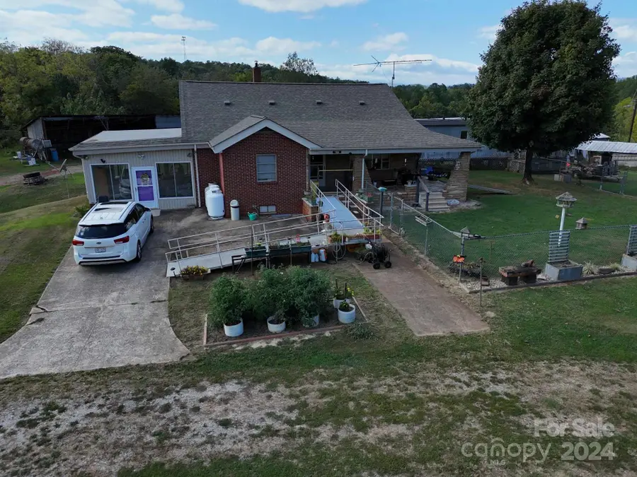 1164 Mudcut Loop, Marion, NC 28752 - Image #3