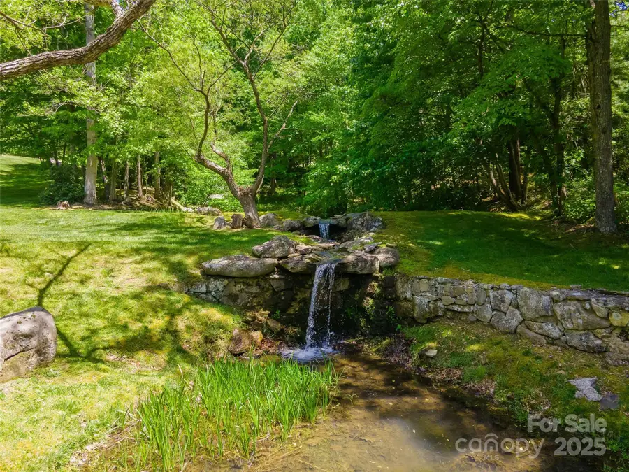 98 Flameleaf Lane, Hendersonville, NC 28739 - Image #2