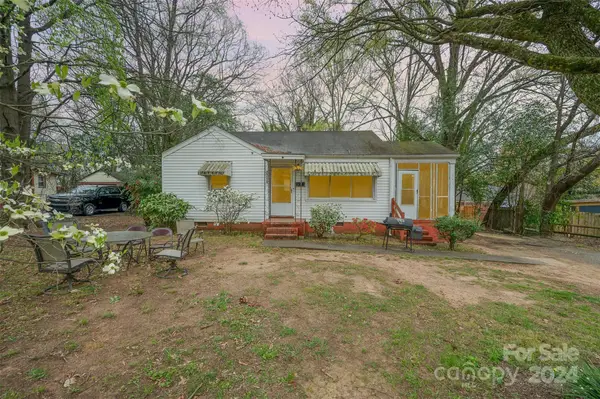 2740 Dogwood Avenue, Charlotte, NC 28206