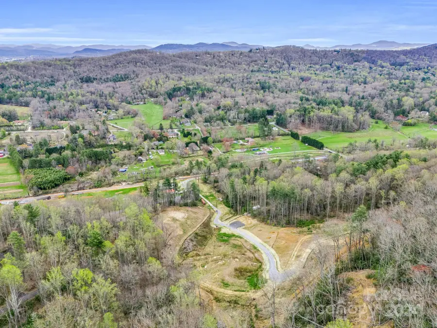 97 Yale Road, Hendersonville, NC 28739 - Image #3