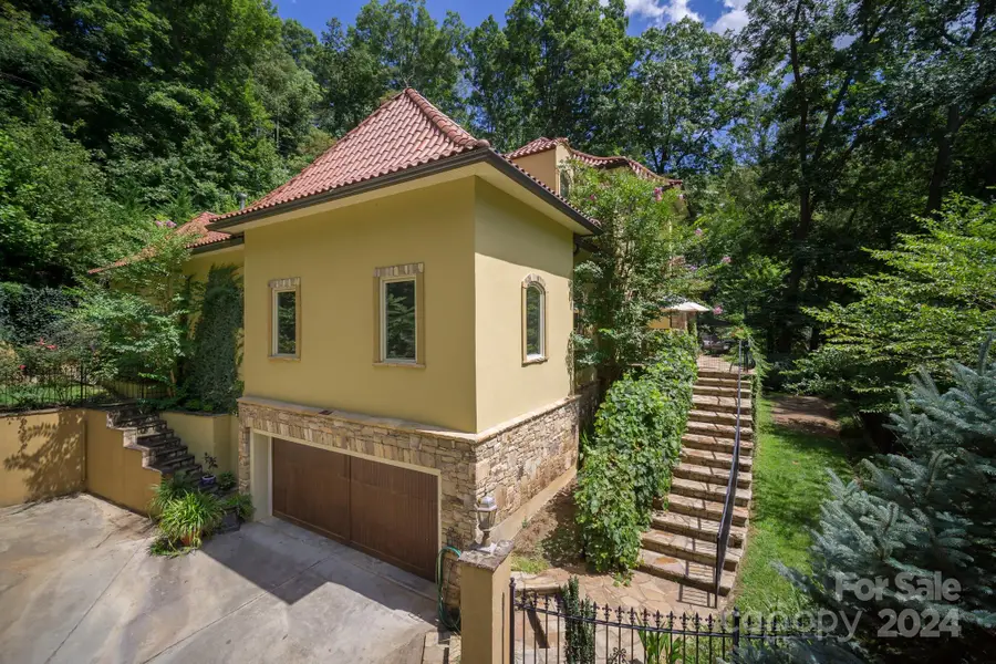 598 Old Toll Road, Asheville, NC 28804 - Image #3