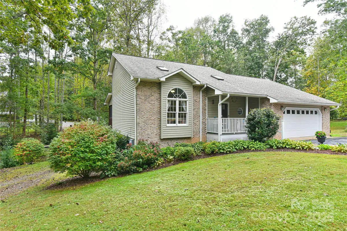 145 Fox Glen Drive, Arden, NC 28704 - Image #1