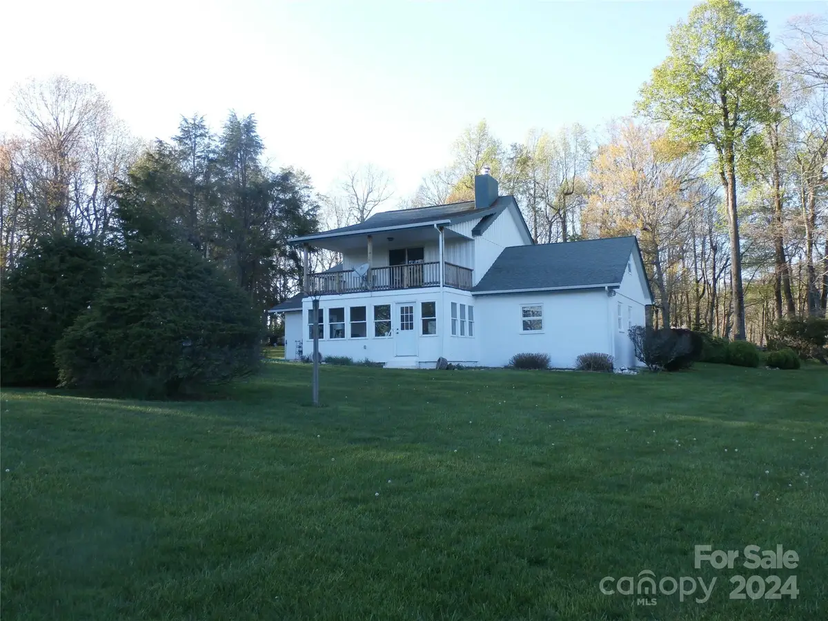 288 Firetower Road, Spruce Pine, NC 28777 - Image #1