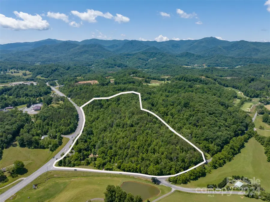 1409 Us 441 Highway, Whittier, NC 28789 - Image #2