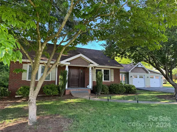 591 1st Avenue Drive Se, Taylorsville, NC 28681