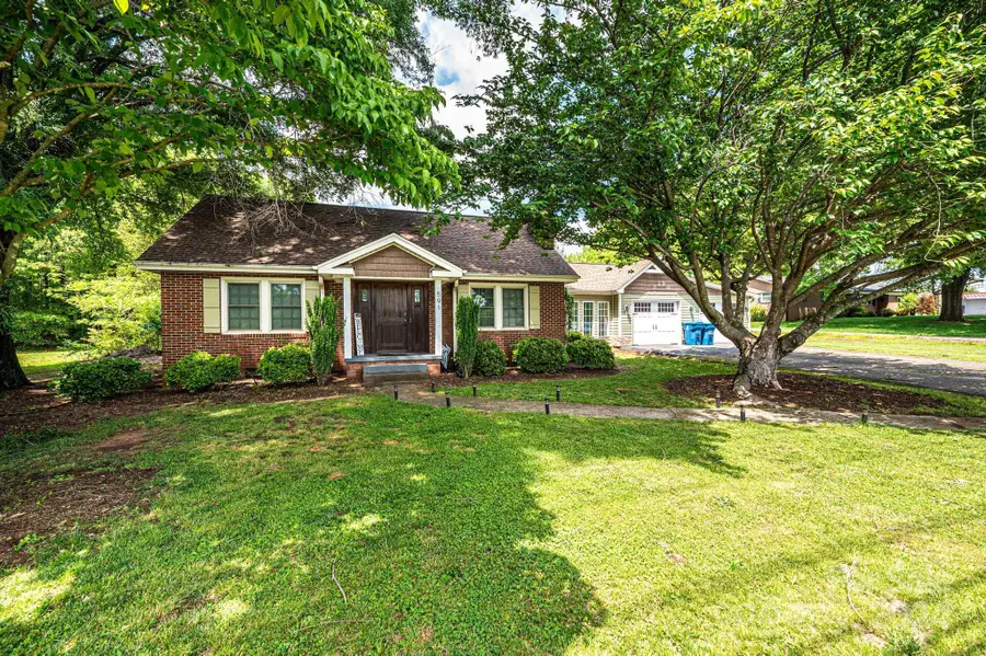 591 1st Avenue Drive Se, Taylorsville, NC 28681 - Image #2