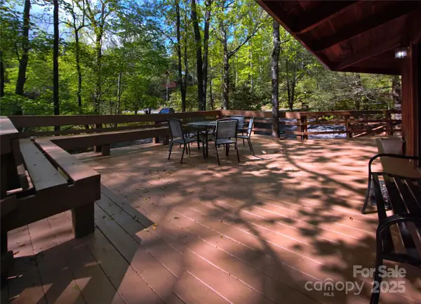 565 Winterstar Loop, Burnsville, NC 28714
