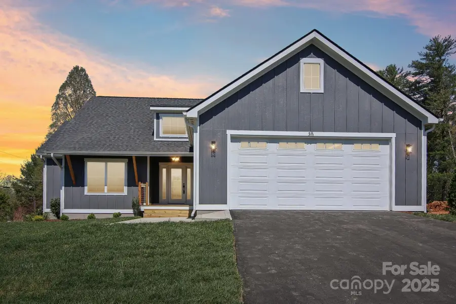 35 Haywood Park Drive, Hendersonville, NC 28791 - Image #2