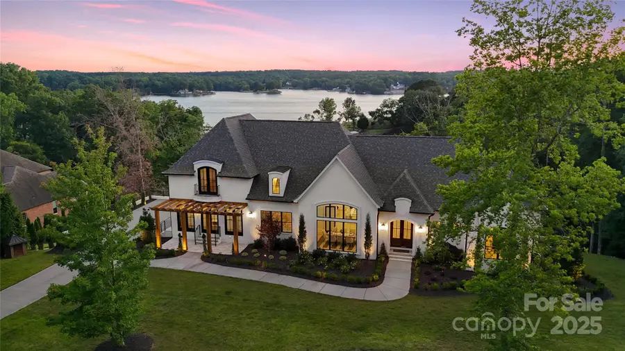 18304 Rosapenny Road, Charlotte, NC 28278 - Image #2