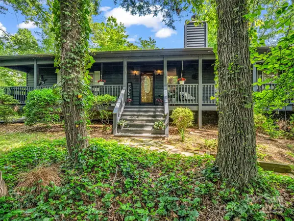 174 W Chippendale Drive, Mills River, NC 28759