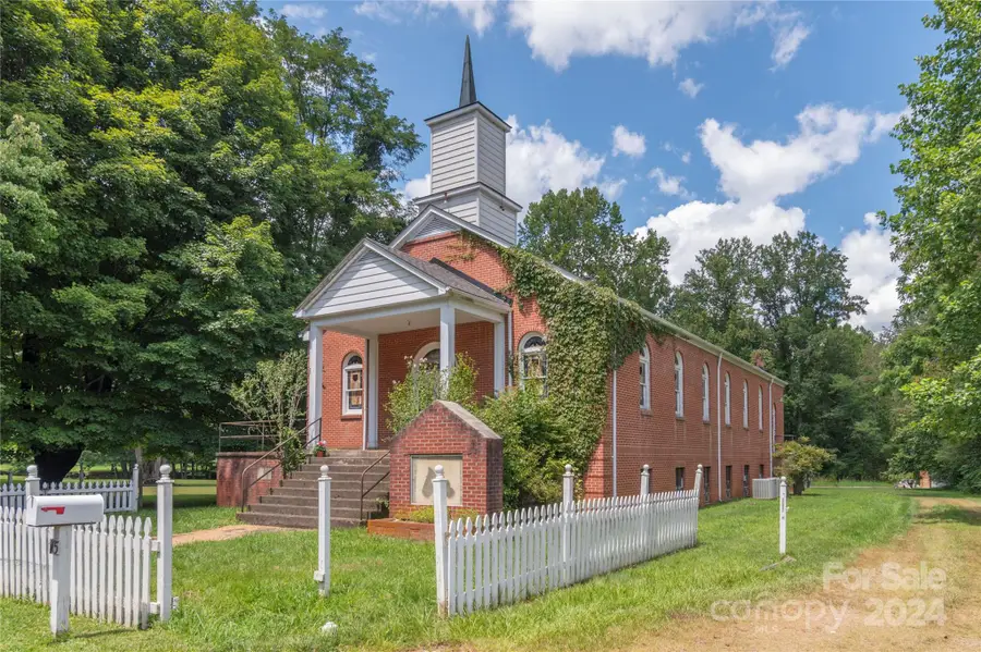 115 Teague Loop, Maggie Valley, NC 28785 - Image #2