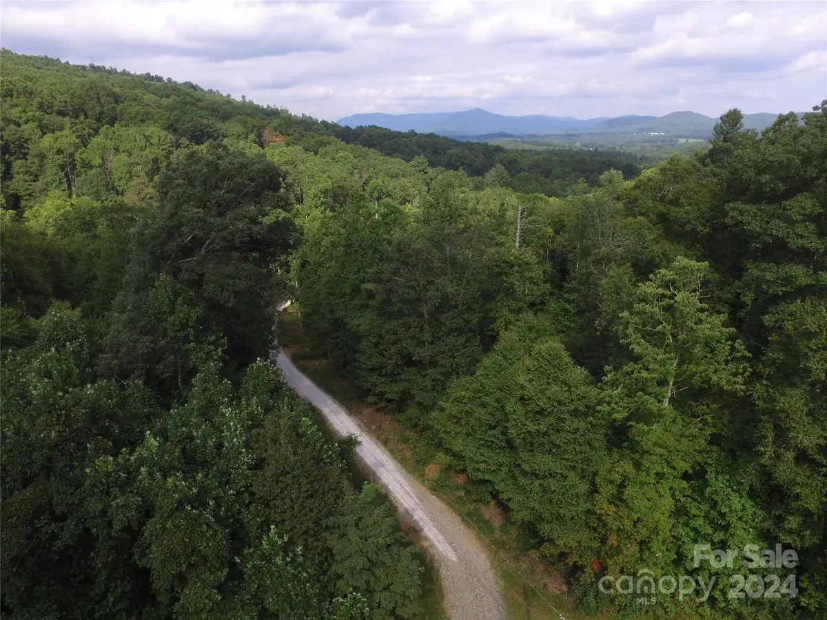 625 Pond Road, Spruce Pine, NC 28777 - Image #1