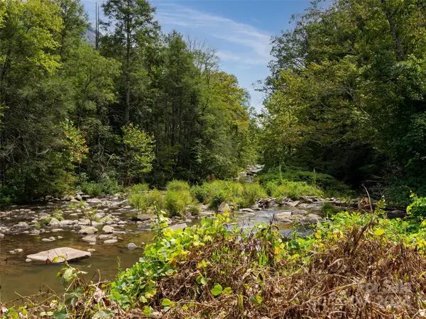 185-217 Three Rivers Drive #1-5, Hendersonville, NC 28792