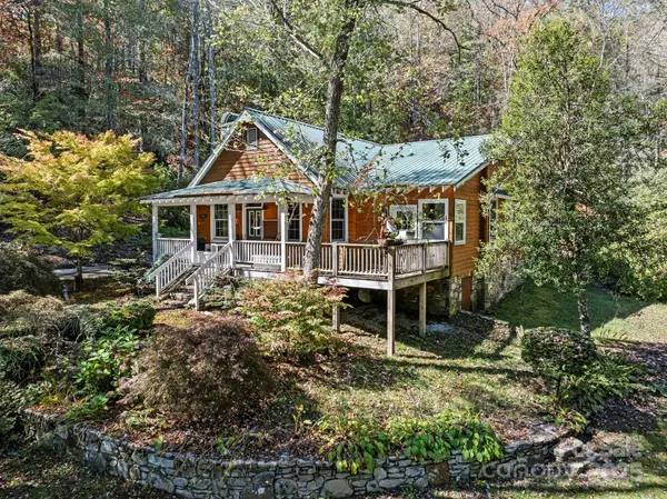 1051 Kim Miller Road, Lake Toxaway, NC 28747