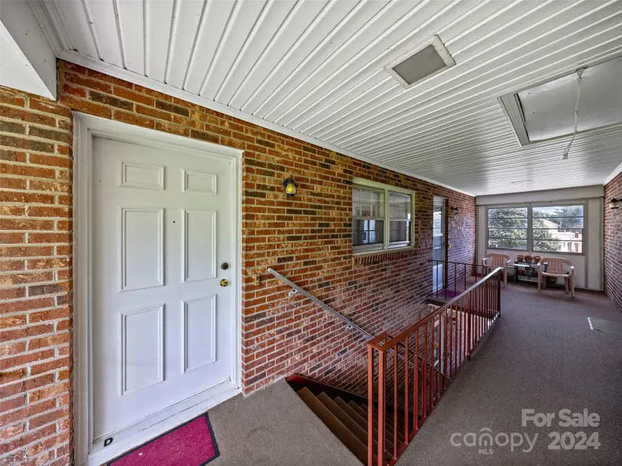 410 Golf View Condo Lane #2D, Hendersonville, NC 28739 - Image #3