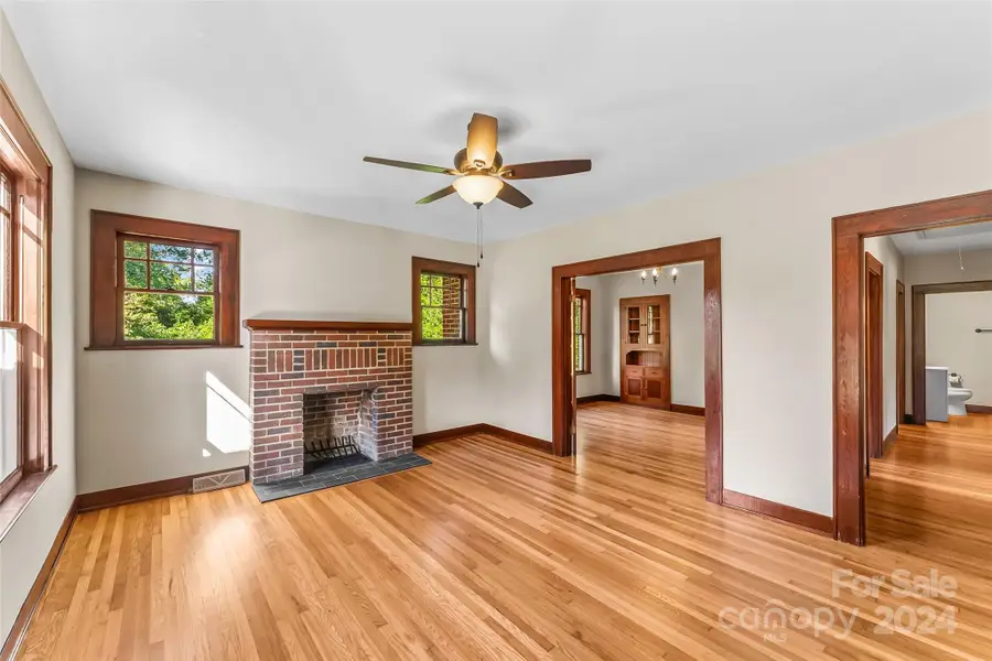 2523 Kool Park Road Ne, Hickory, NC 28601 - Image #2