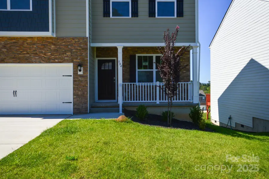 584 Country Oak Drive, Asheville, NC 28804 - Image #2