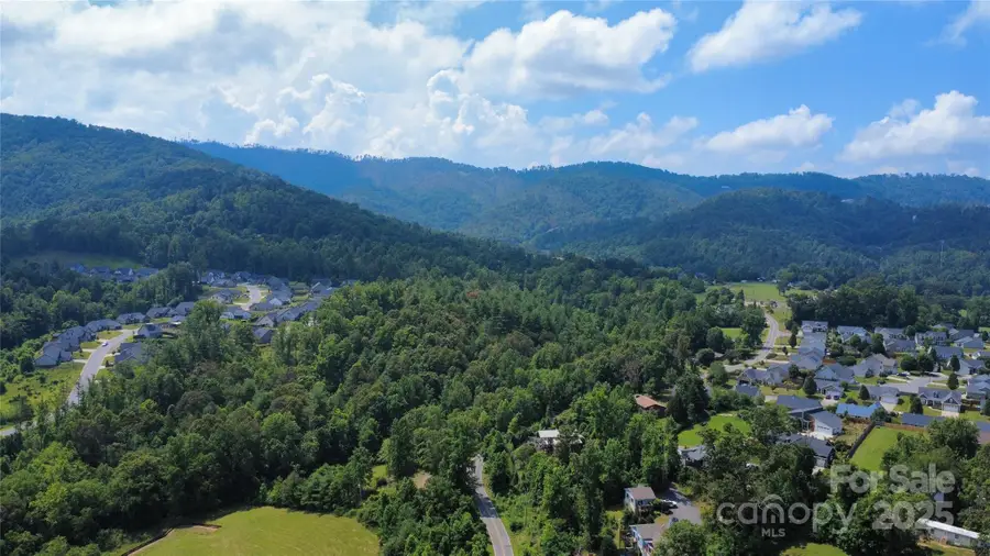 584 Country Oak Drive, Asheville, NC 28804 - Image #3