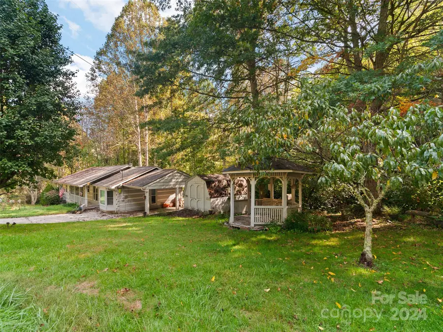 229 Medford Hannah Road, Waynesville, NC 28785 - Image #2