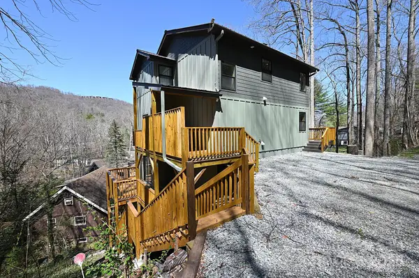 549 Clubhouse Drive, Banner Elk, NC 28604
