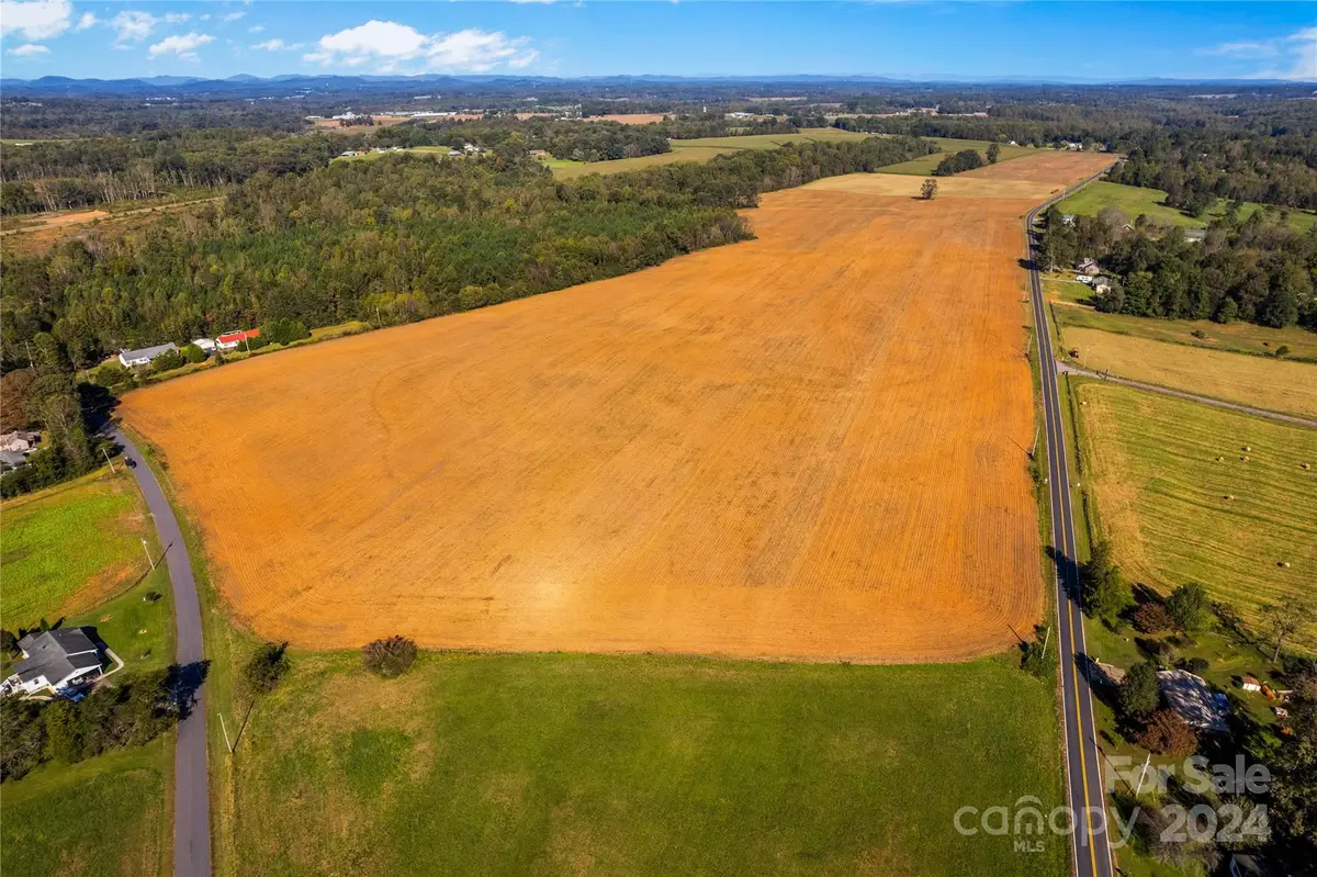 000 Chief Thomas Road, Turnersburg, NC 28625 - Image #1