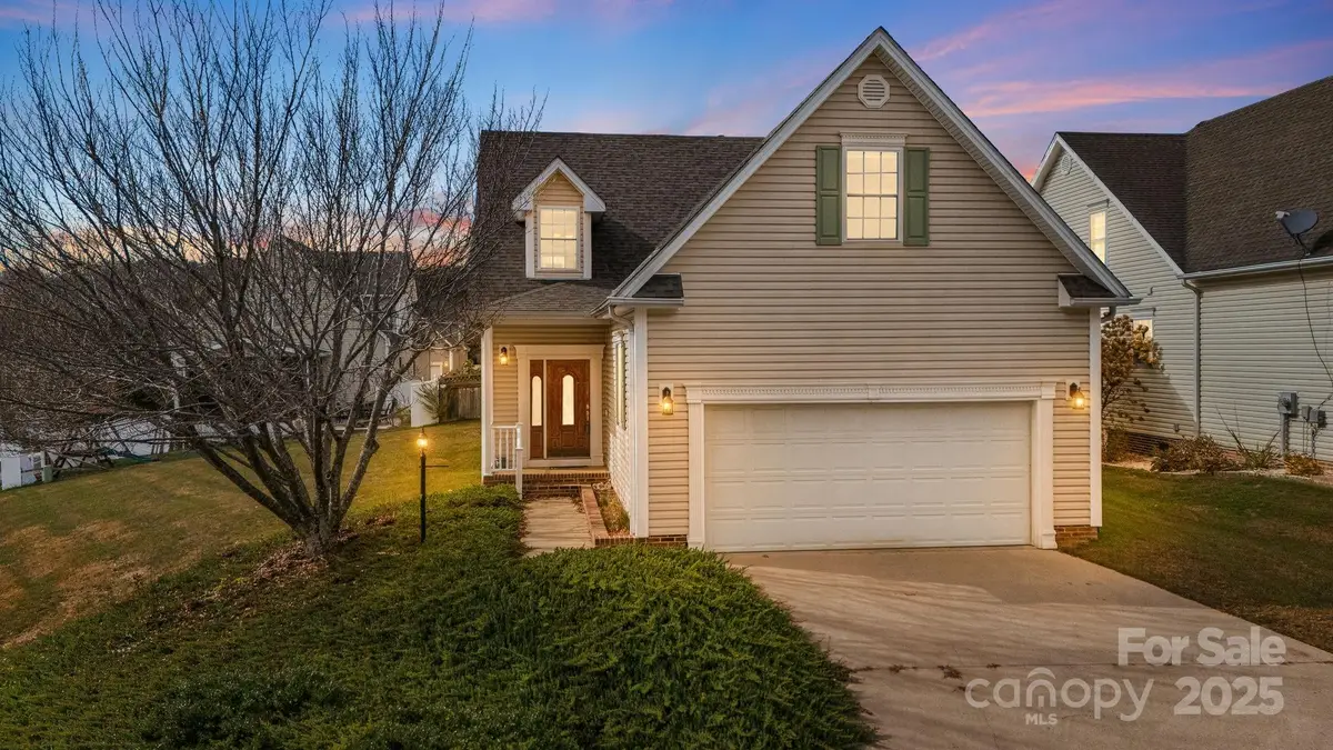 8 Sweet Gum Drive, Asheville, NC 28805 - Image #1