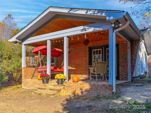 1000 Mountain View Church Road, Zirconia, NC 28790