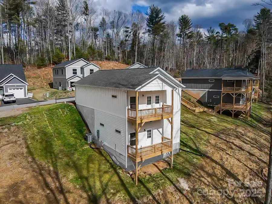 147 Northbend Drive, Asheville, NC 28804 - Image #3