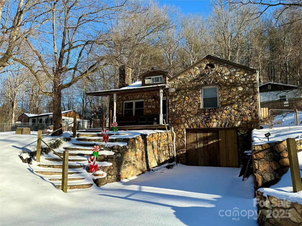 122 and 124 Avian Court, Brevard, NC 28712 - Image #1