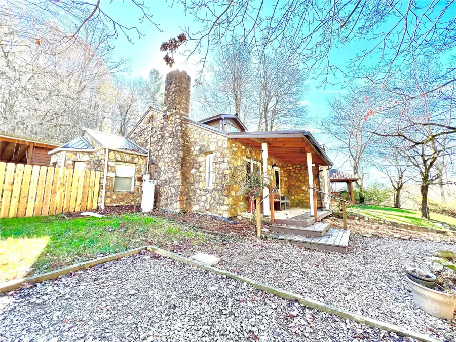 122 and 124 Avian Court, Brevard, NC 28712 - Image #3