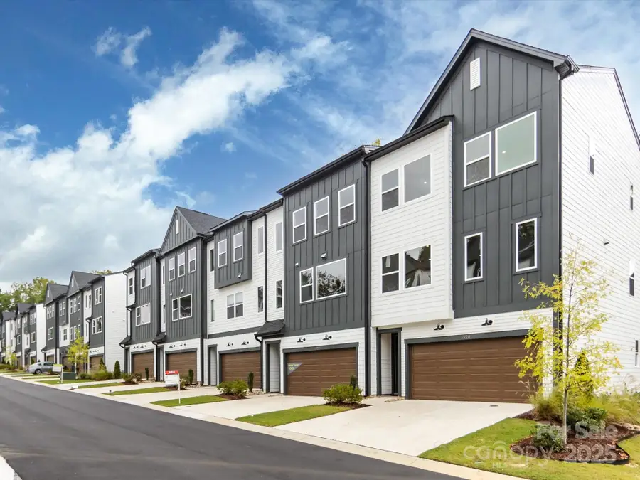 7928 Cedarsmith Court, Charlotte, NC 28217 - Image #2