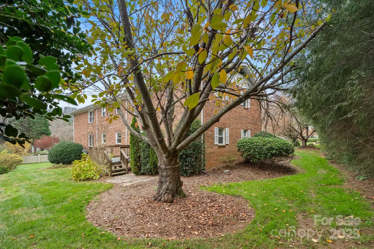 27 Capri Lane #15-D, Hendersonville, NC 28791 - Image #1