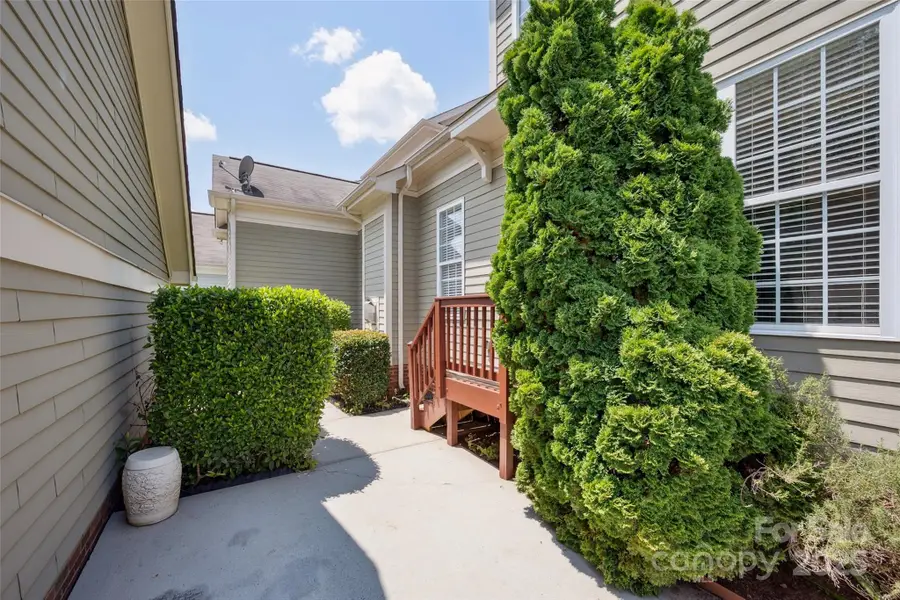 14632 Holly Springs Drive, Huntersville, NC 28078 - Image #3