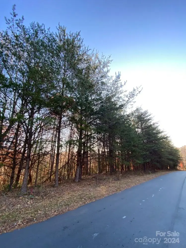 1438 Windemere Lane, Hickory, NC 28602 - Image #1