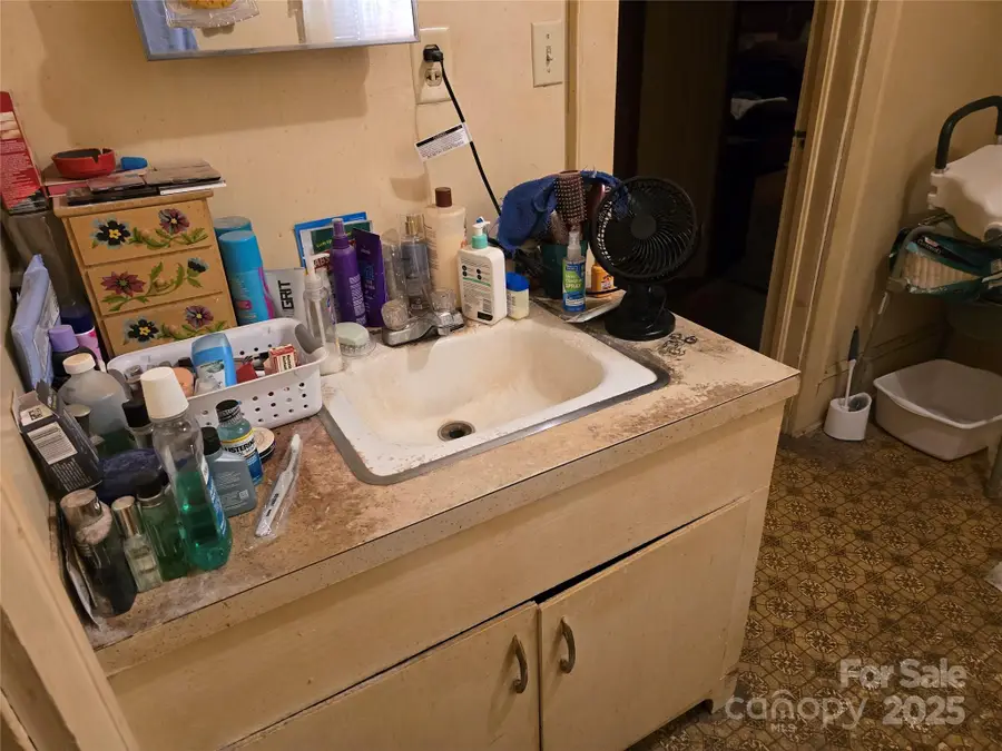 1812 N Limestone Street, Gaffney, SC 29340 - Image #3