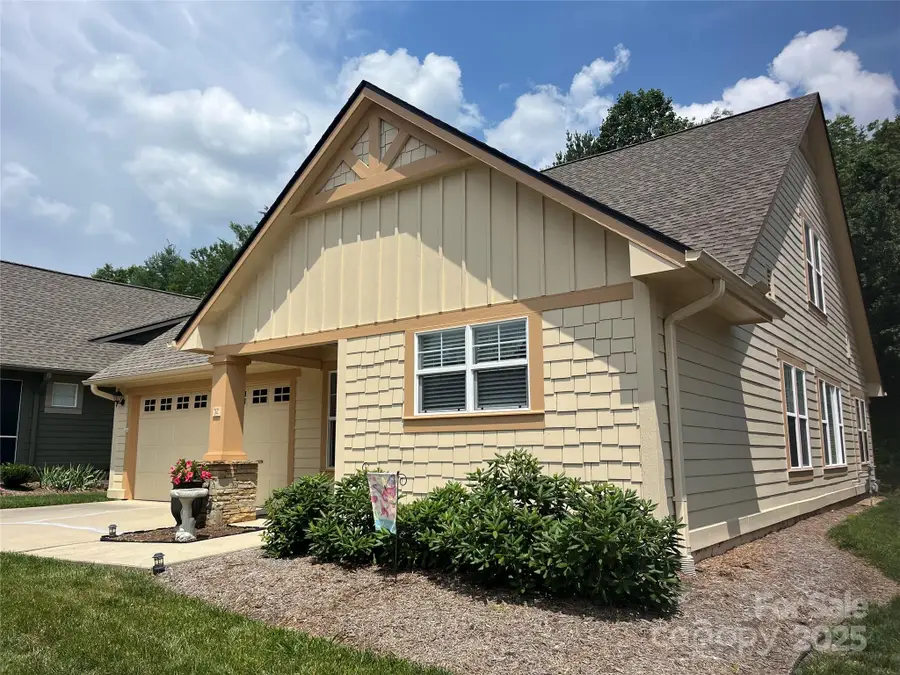 24 Gray Wolf Lane, Hendersonville, NC 28792 - Image #2