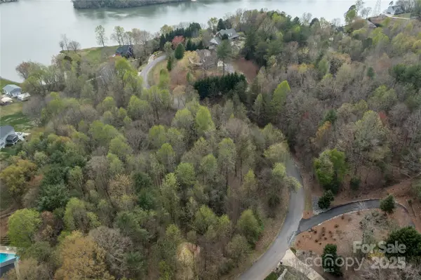 5775 Crown Terrace, Hickory, NC 28601