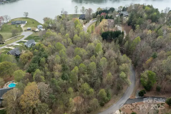 5763 Crown Terrace, Hickory, NC 28601