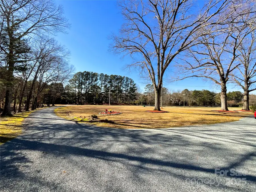 3009 Forest Lawn Drive, Matthews, NC 28104 - Image #2