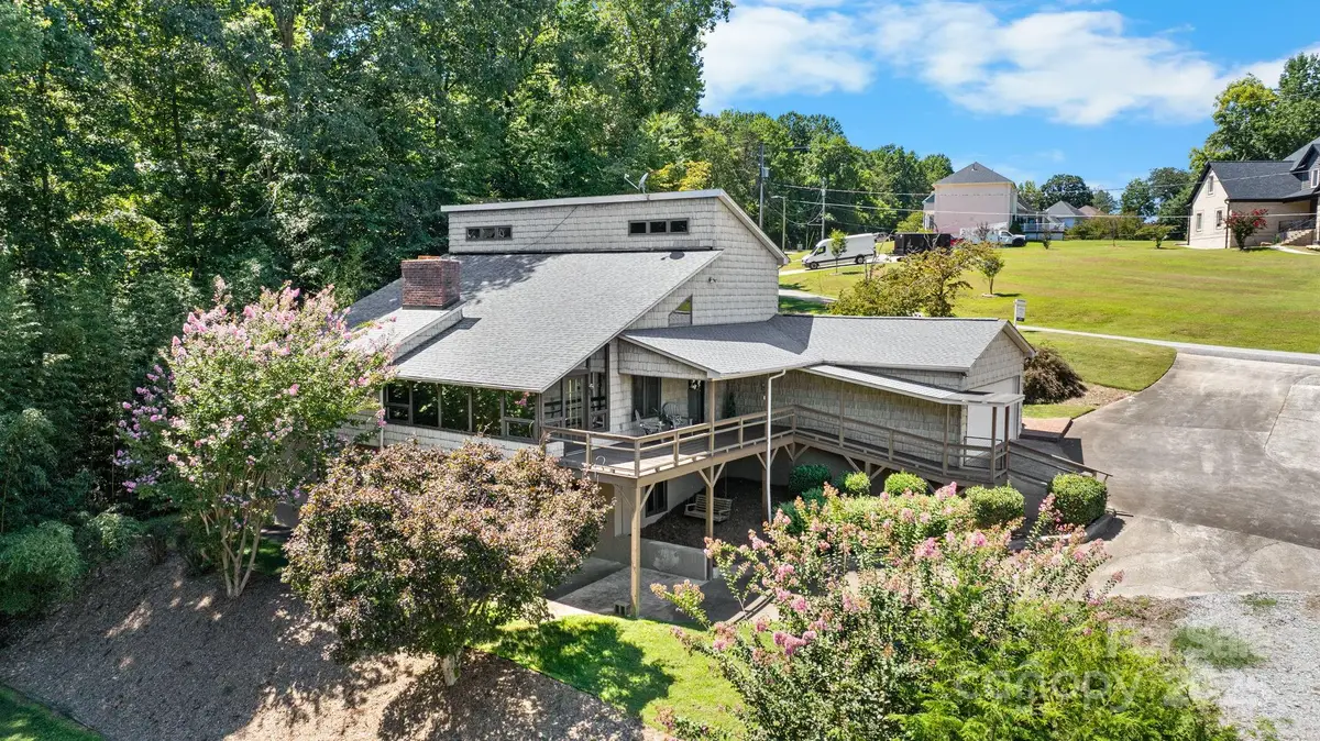 3910 6th Street Nw, Hickory, NC 28601 - Image #1