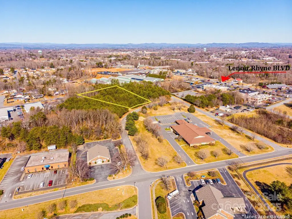 662 10th Avenue Drive Se, Hickory, NC 28602 - Image #1