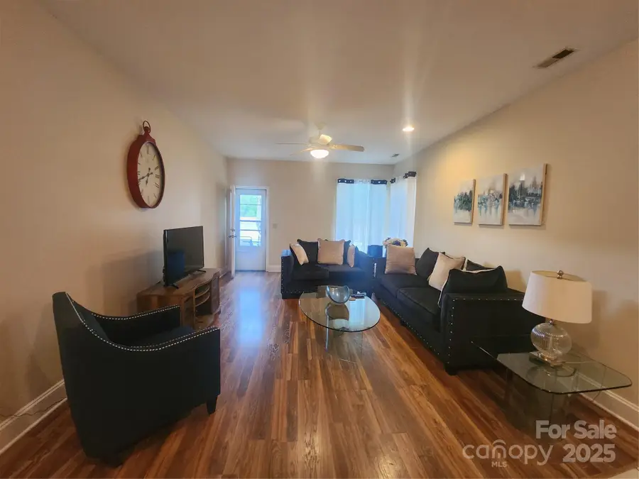 979 W Chapel Road, Asheville, NC 28803 - Image #2