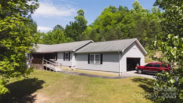 25 Uplands Road, Brevard, NC 28712