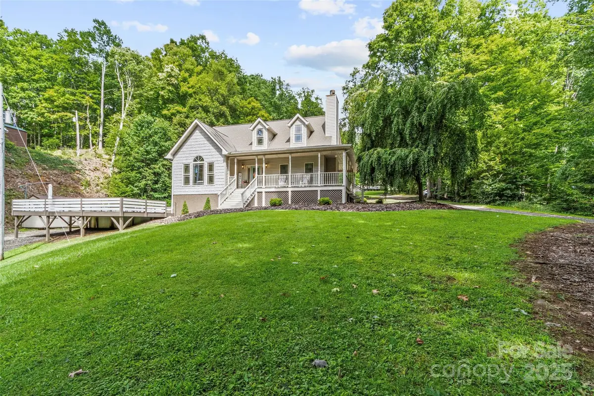 35 Lands End Drive, Burnsville, NC 28714 - Image #1